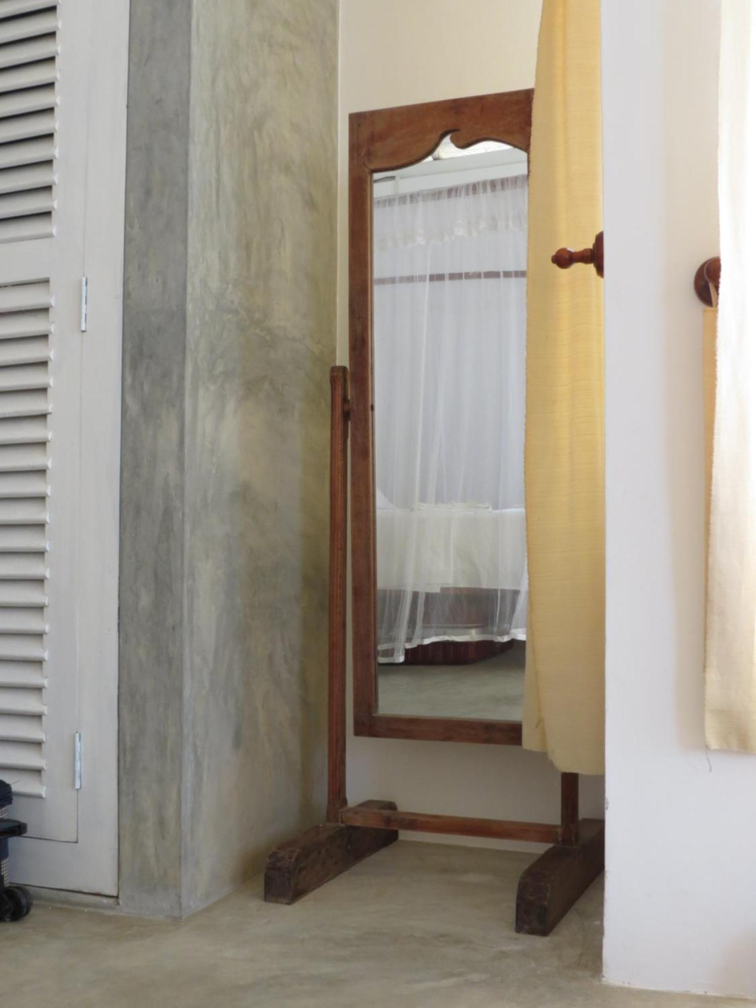 Mountain Wave Hotel And Surfshop Hikkaduwa Habitación foto